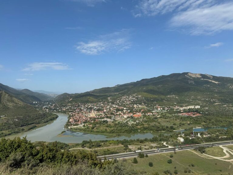 «Гамарджоба, Грузія: Батумі, Тбілісі + хінкалі»