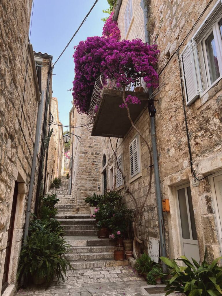 «Just Hvar. Просто Хвар» (7 ночей на морі в Хорватії)