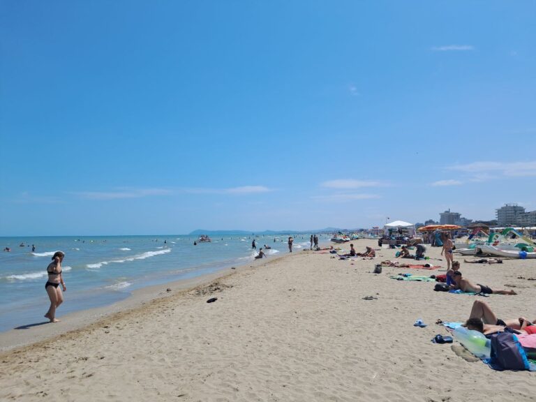 «Яскраві барви Адріатики: 6 ночей на морі в Ріміні»