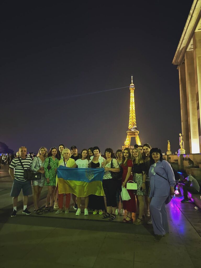 «Селфі в Парижі та Діснейленді + Прага та Франкфурт!»
