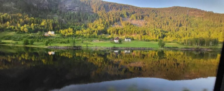 «Скандинавський Хіт: Льодовик Нігардсбрін, Атлантична Дорога, Дорога Орлів та Тролів, гора Далснібба, 6 фіордів та 4 столиці!»