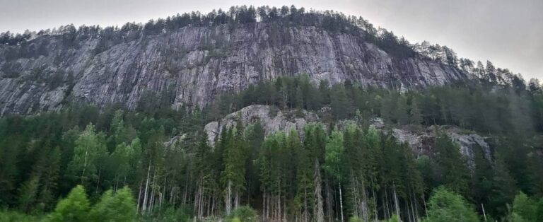 «Скандинавський Хіт: Льодовик Нігардсбрін, Атлантична Дорога, Дорога Орлів та Тролів, гора Далснібба, 6 фіордів та 4 столиці!»
