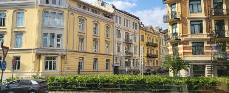 «Скандинавський Хіт: Льодовик Нігардсбрін, Атлантична Дорога, Дорога Орлів та Тролів, гора Далснібба, 6 фіордів та 4 столиці!»
