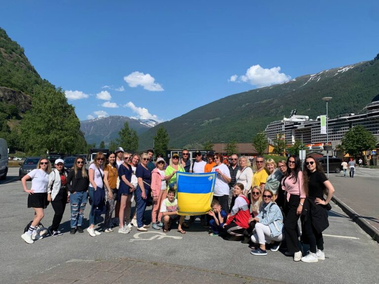 «Скандинавський Хіт: Льодовик Нігардсбрін, Атлантична Дорога, Дорога Орлів та Тролів, гора Далснібба, 6 фіордів та 4 столиці!»