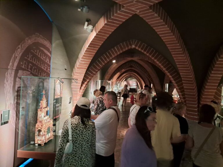 «Скандинавський Хіт: Льодовик Нігардсбрін, Атлантична Дорога, Дорога Орлів та Тролів, гора Далснібба, 6 фіордів та 4 столиці!»