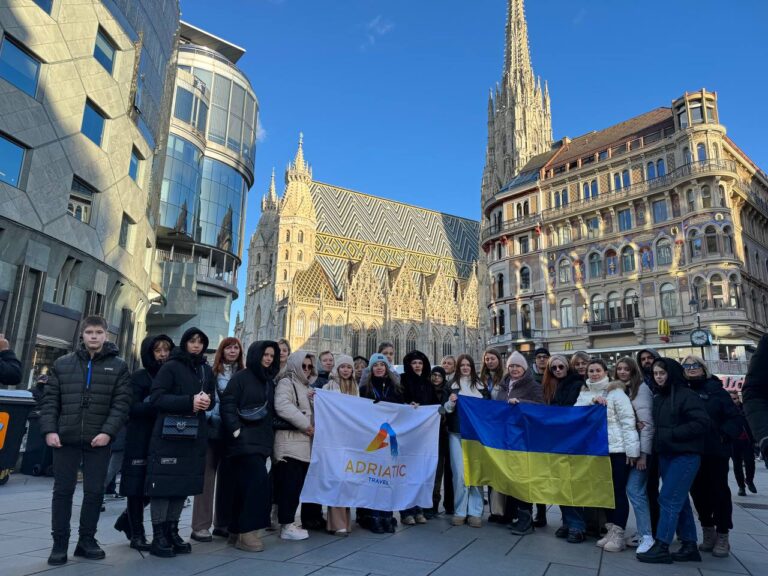 «Різдвяні ярмарки у Відні»
